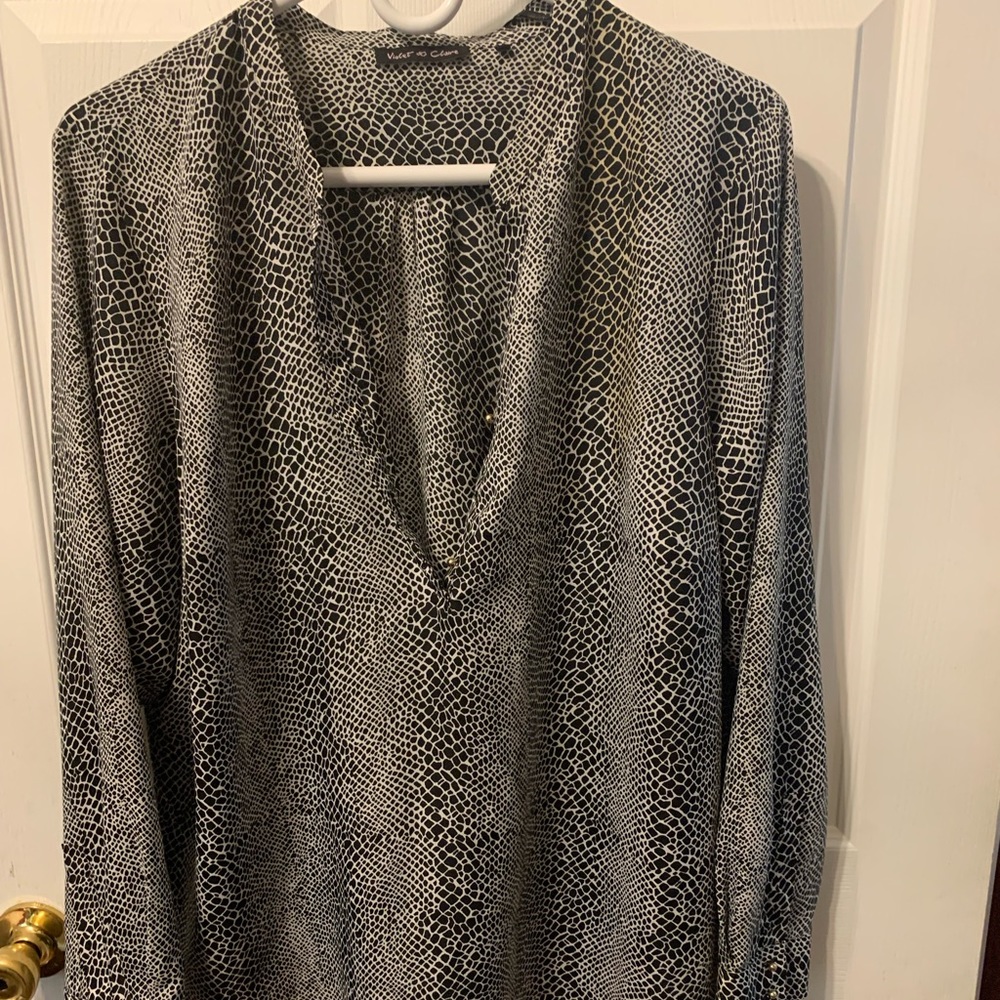 Long sleeve Blouse snake skin print 1X